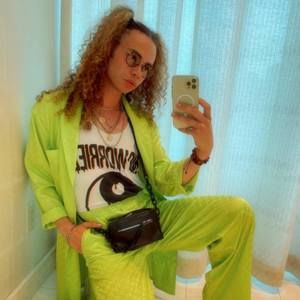 Meet your Posher, Devon